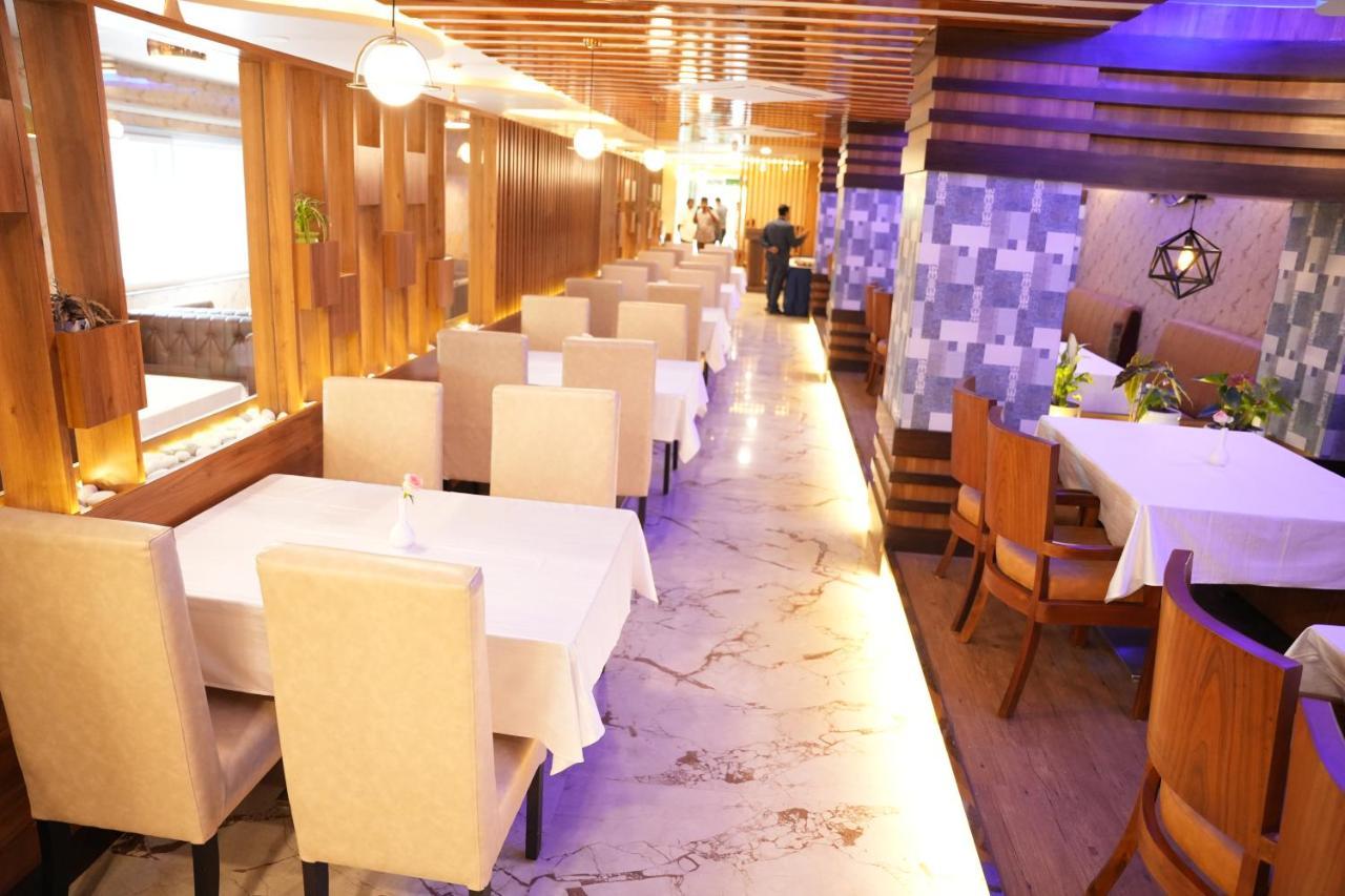 Hotel Eden カルワル エクステリア 写真