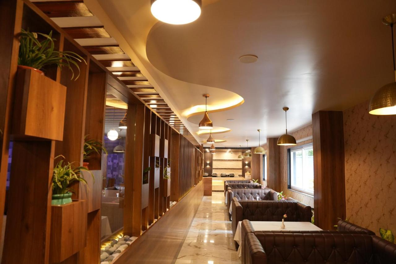 Hotel Eden カルワル エクステリア 写真