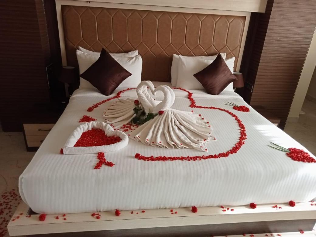 Hotel Eden カルワル エクステリア 写真