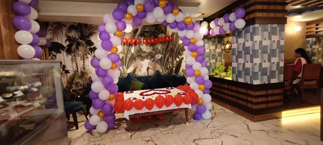 Hotel Eden カルワル エクステリア 写真